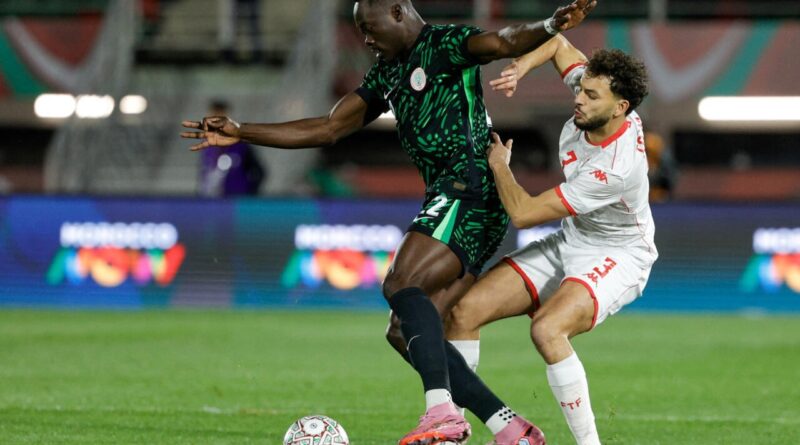Le Nigeria ne mène que 1-0 à la mi-temps contre la Tunisie.