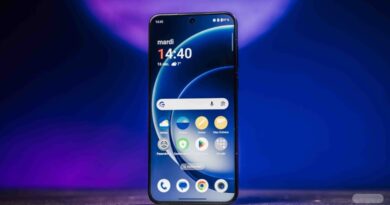 Le OnePlus 15R, smartphone qui n'est pas difficile à réparer.