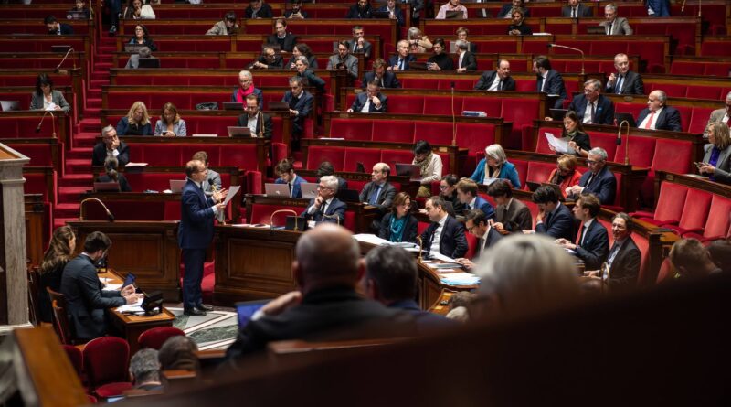 Le Parlement adopte un texte pour inciter les élus locaux.