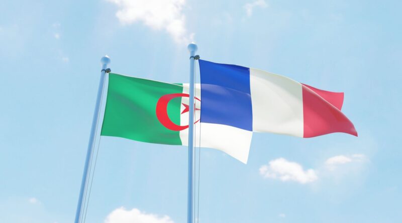 Le Parlement algérien adopte une loi contre la colonisation française.