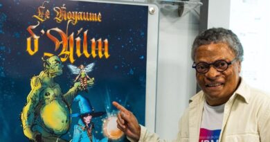 Le petit dragon de « Le Royaume d’Ailm » soutient les enfants brûlés.