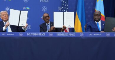 Le Rwanda et la RDC signent un accord de paix, mais des combats persistent.