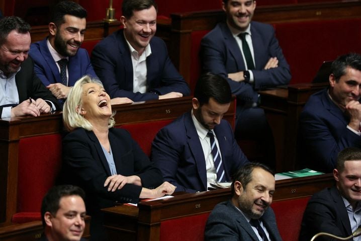 Marine Le Pen était hilare quand Sébastien Lecornu a taquiné Jordan Bardella à l'Assemblée nationale.