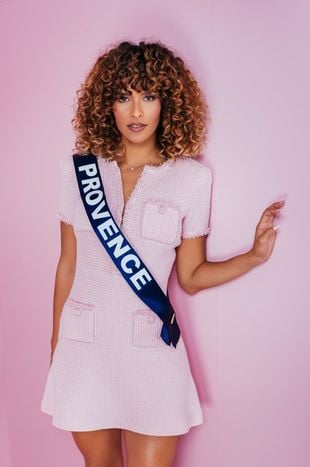 Julie Zitouni, assistante administrative