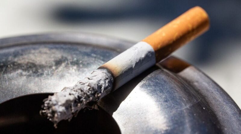 Les Français fument moins, boivent trop et sont plus déprimés.