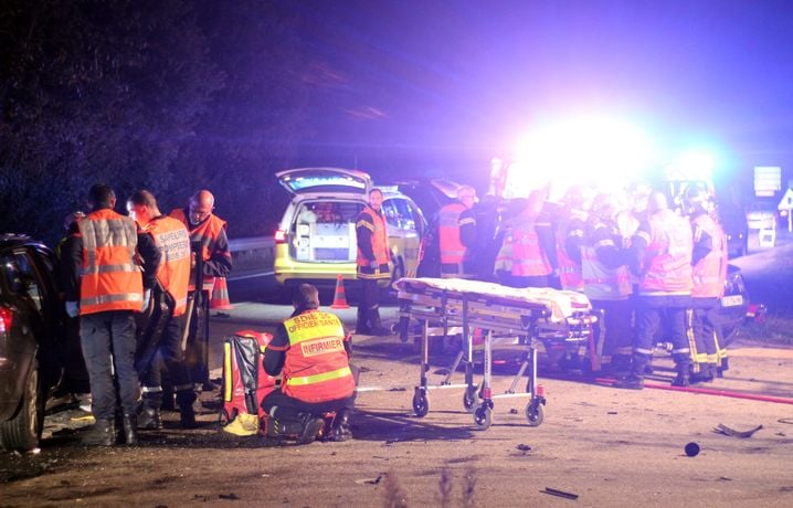 La vitesse augmente nettement la force de l'impact lors d'un accident de la route.