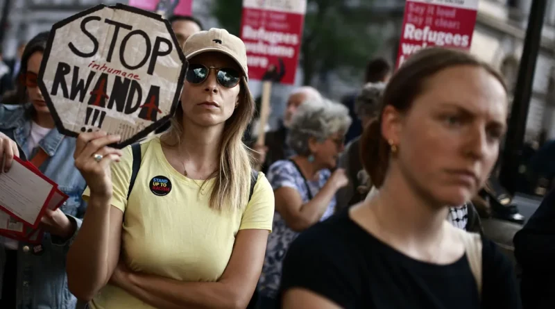 Les juges entravent-ils les politiques migratoires ? 27 États, dont la Belgique, demandent une réforme.