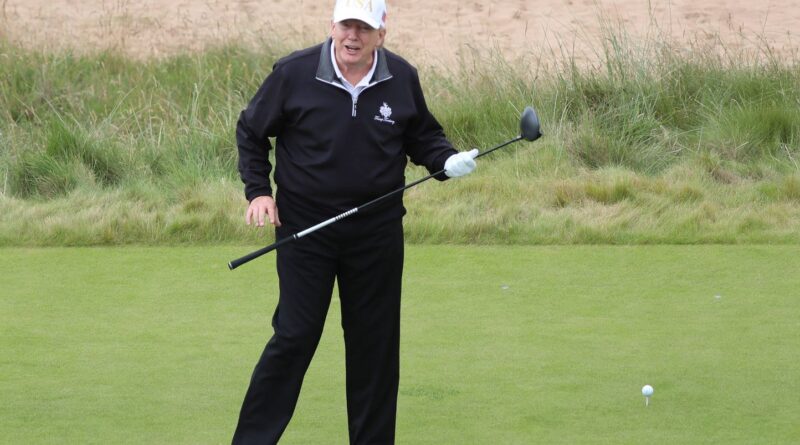 Les parties de golf de Donald Trump coûteront 300 millions de dollars aux Américains.