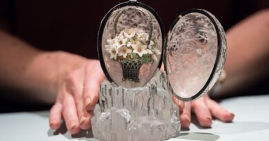 L'œuf d'hiver des Romanov vendu 22,9 millions de livres.