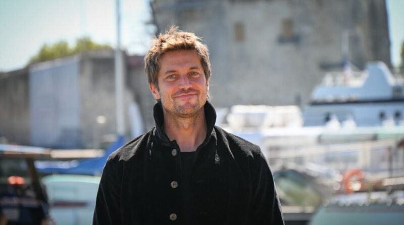 Lucas Bravo surpris par son succès : « Je pensais à un processus graduel »