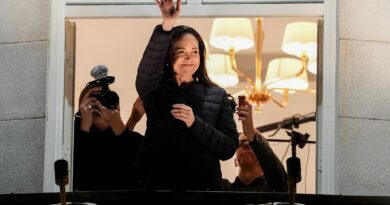 María Corina Machado, la Nobel de la paix, se fracture une vertèbre.