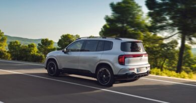 Mercedes dévoile la GLB électrique et hybride : 7 places pour les vacances.