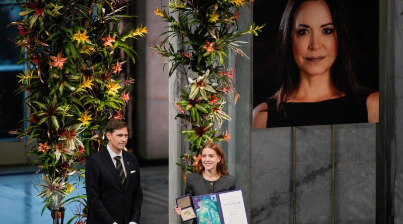 Nobel de la paix : Machado défend la liberté, critique contre Maduro