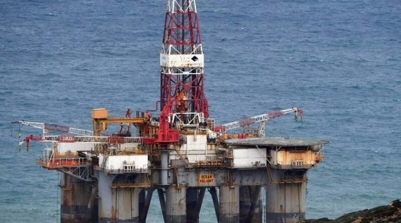 Plateforme échouée au large de Bizerte : démarrage des travaux de dégagement et remorquage