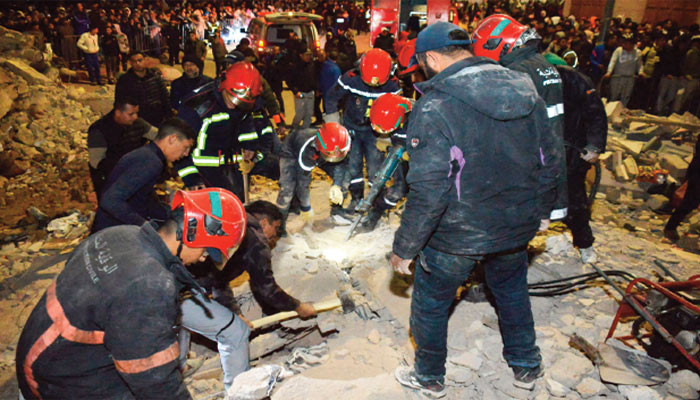 Pleurer les victimes tout en définissant les responsabilités
