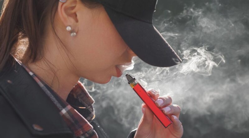 Plus de 140.000 vapoteuses jetables saisies en 2025 par le SPF Santé publique.