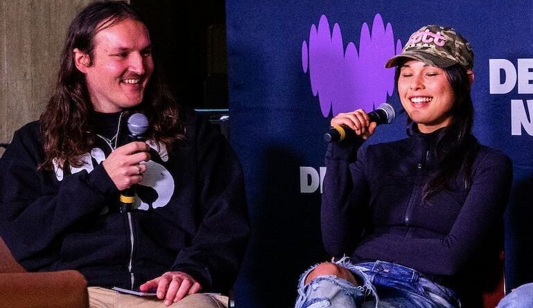 Pour Miki, « On peut disparaître aussi vite qu’on apparaît » : être artiste émergent aujourd'hui.