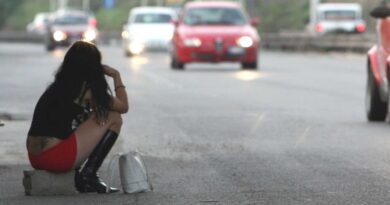 Prostitution : Le RN propose de rouvrir les maisons closes, qu'est-ce ?