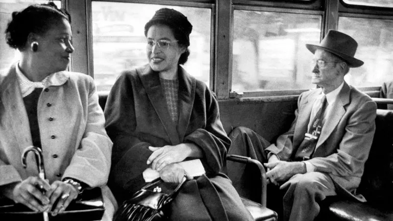 Rosa Parks après la décision de la Cour suprême qui donne raison à son appel.