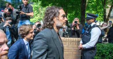 Royaume-Uni : Russell Brand accusé de viol et d'agression sexuelle à nouveau