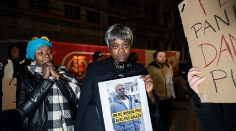 Samedi, environ 2000 personnes à Namur rendent hommage à Adama Conde.