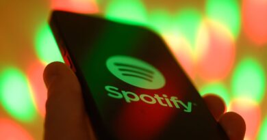 Spotify clôt des comptes d'activistes ayant récupéré 86 millions de fichiers musicaux.