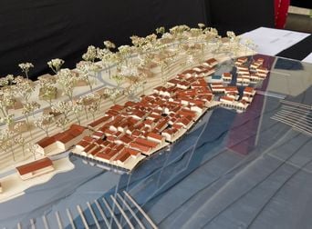 Submersion marine : un village du Cap Ferret surélevé avec des vérins hydrauliques.