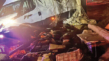 Transport international vers l'Europe : secteur vital menacé par surcharge et normes insuffisantes.