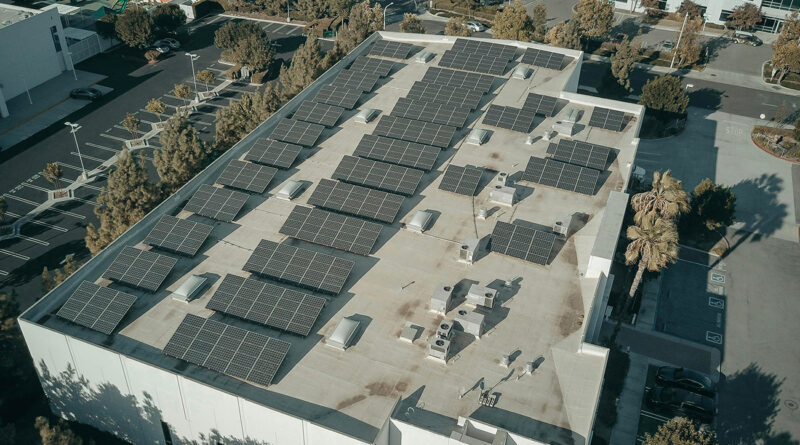 Trois institutions publiques ne pas adoptent l'énergie solaire.