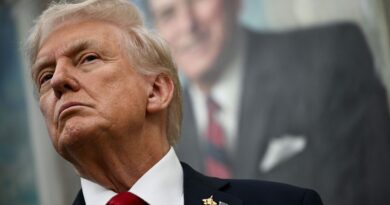 Trump annonce une riposte après l'attaque de l'EI en Syrie contre des Américains.