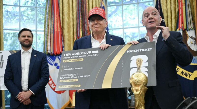 Trump remet en question les visas et matchs du Mondial-2026.