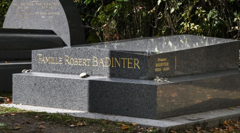 Un an de prison avec sursis pour l'homme ayant profané la tombe de Robert Badinter