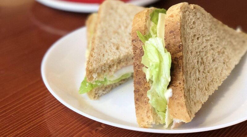 Une Britannique meurt en mangeant un sandwich, sa famille touchera plus d'1 million d'euros.