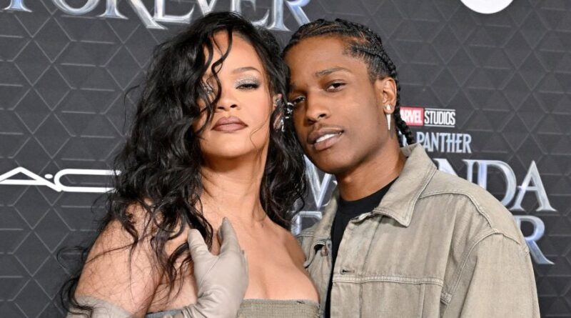 A$AP Rocky se souvient de sa première rencontre « embarrassante » avec Rihanna.