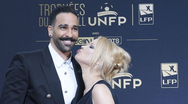 Adil Rami évoque sa « belle aventure » avec Pamela Anderson