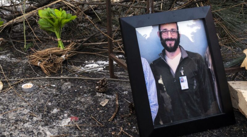 Alex Pretti tué par l'ICE : des vidéos remettent en cause la version officielle.