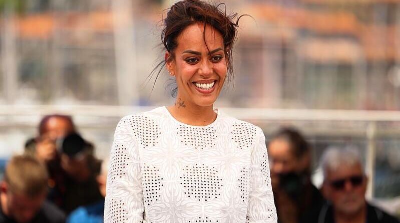 Amel Bent ne serait pas rémunérée pour les Enfoirés.