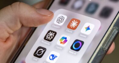 Apple s'attaque à Gemini de Google pour son IA.