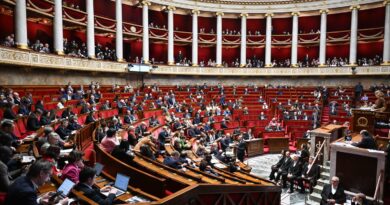 Assemblée nationale : Un post-it jaune prévient un incident avec l'Argentine