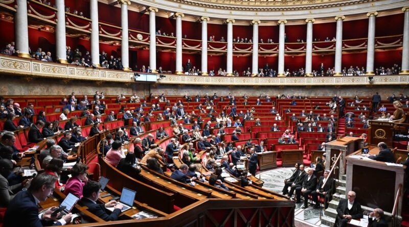 Assemblée nationale : Un post-it jaune prévient un incident avec l'Argentine