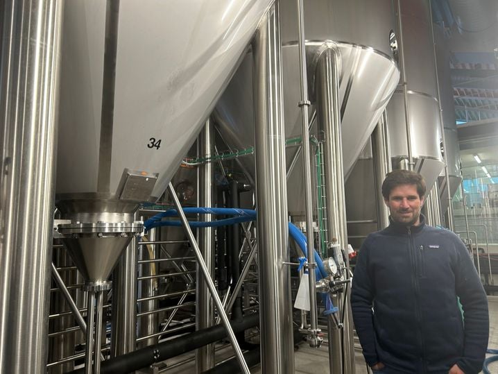 Olivier de Brauwere, cofondateur d'une des plus grosses brasseries artisanales de Belgique. Dans ses futs se développe une bière pas si lourde que ça, contrairement à la réputation des tripels belges.