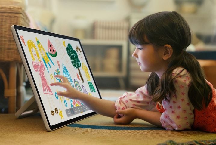 The Movingstyle de Samsung fait également office de tablette numérique géante au format 27 pouces.