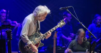 Bob Weir, légende du rock psychédélique, est décédé à 78 ans.
