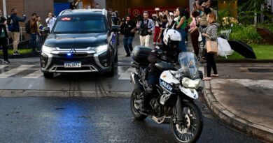 Brésil : Bolsonaro sorti de l'hôpital, détention à domicile refusée.