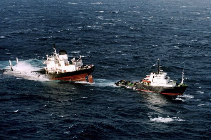 Le remorquage de la partie arrière de l'épave de l'Erika avait échoué. La coque avait finalement coulé.