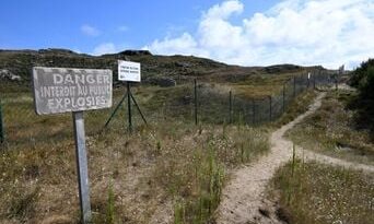Bretagne : Qui veut travailler sur cette île paradisiaque (mais infestée de bombes) ?
