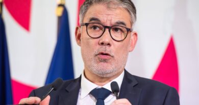 Budget 2026 : Olivier Faure défend la politique du PS face à Lecornu