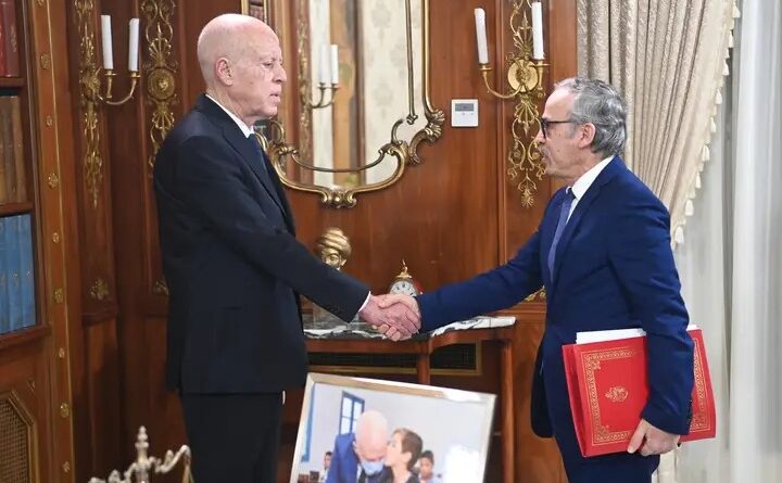 Caisses sociales : le Président demande des solutions urgentes