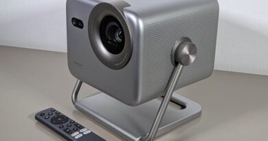 Ce mini projecteur laser 4K illumine jusqu'à 200″ à prix cassé.