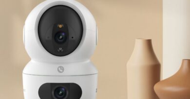 Cette caméra 2K à double objectif surveille votre intérieur à petit prix.